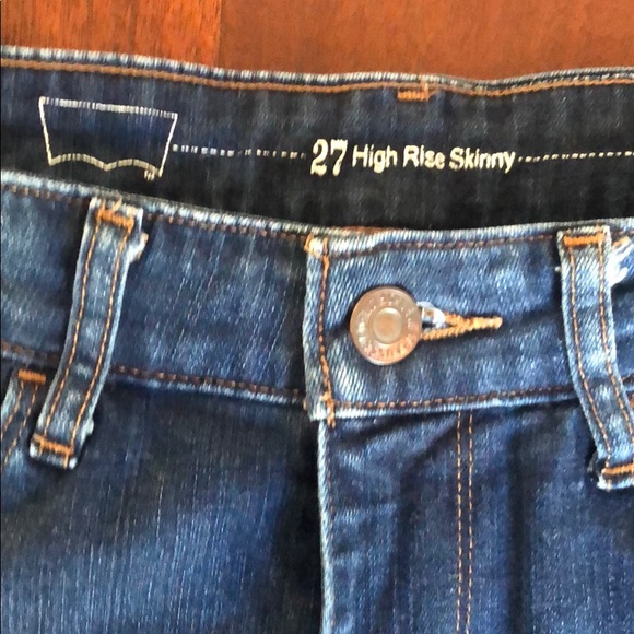 Levi’s High Rise Skinny - Picture 3 of 3